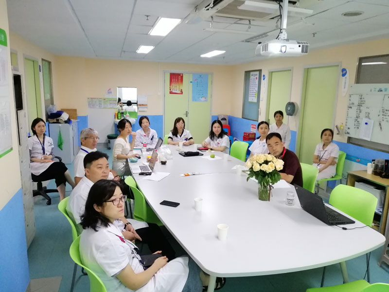 48深圳市儿童医院与多伦多病童医院专家讨论病例（图片由深圳市儿童医院提供）.jpg